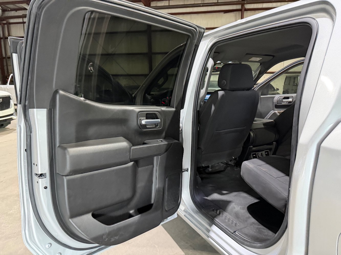 Used 2021 Chevrolet Silverado 1500 LT AWD/4WD image 16