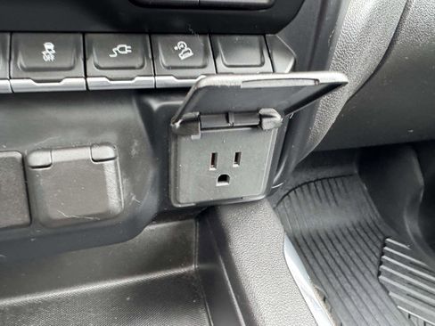 Used 2020 Chevrolet Silverado 1500 LT Trail Boss image 39