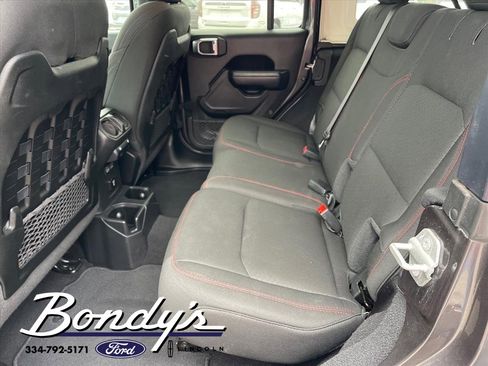 Used 2021 Jeep Wrangler Unlimited Rubicon image 14