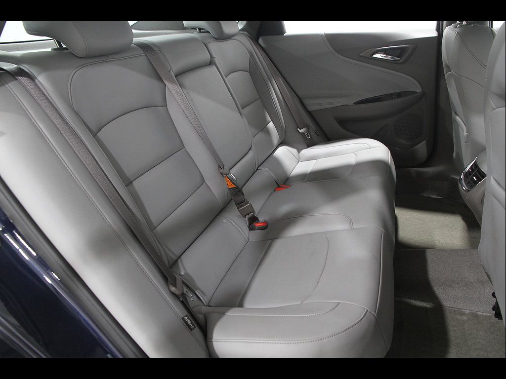 Used 2017 Chevrolet Malibu LT w/ Leather Package FWD image 17