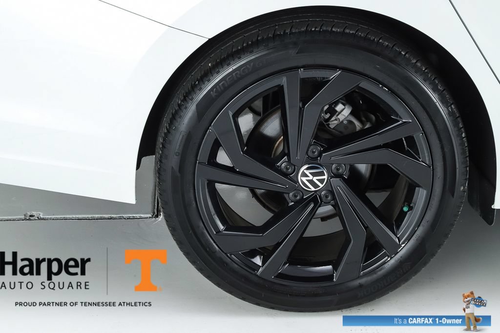 Used 2025 Volkswagen Jetta SE w/ Sunroof Package FWD image 49