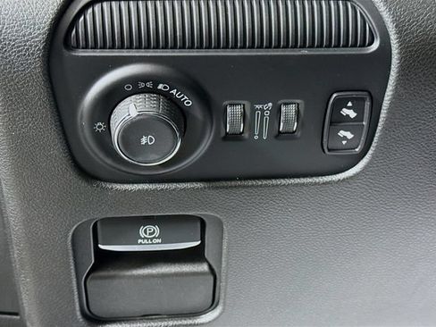 Used 2023 Jeep Wagoneer L 4WD image 10