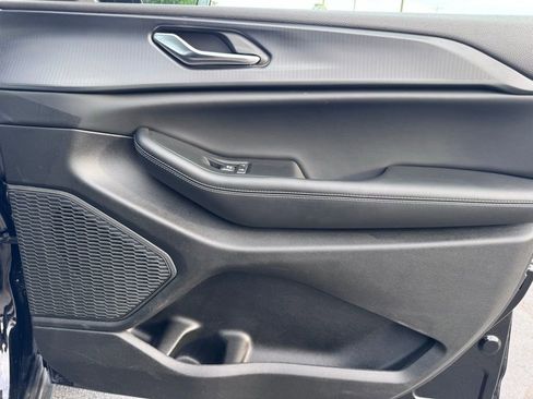 Used 2024 Jeep Grand Cherokee L Laredo image 24