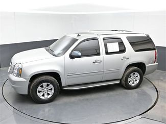 Used 2011 GMC Yukon Denali image 1