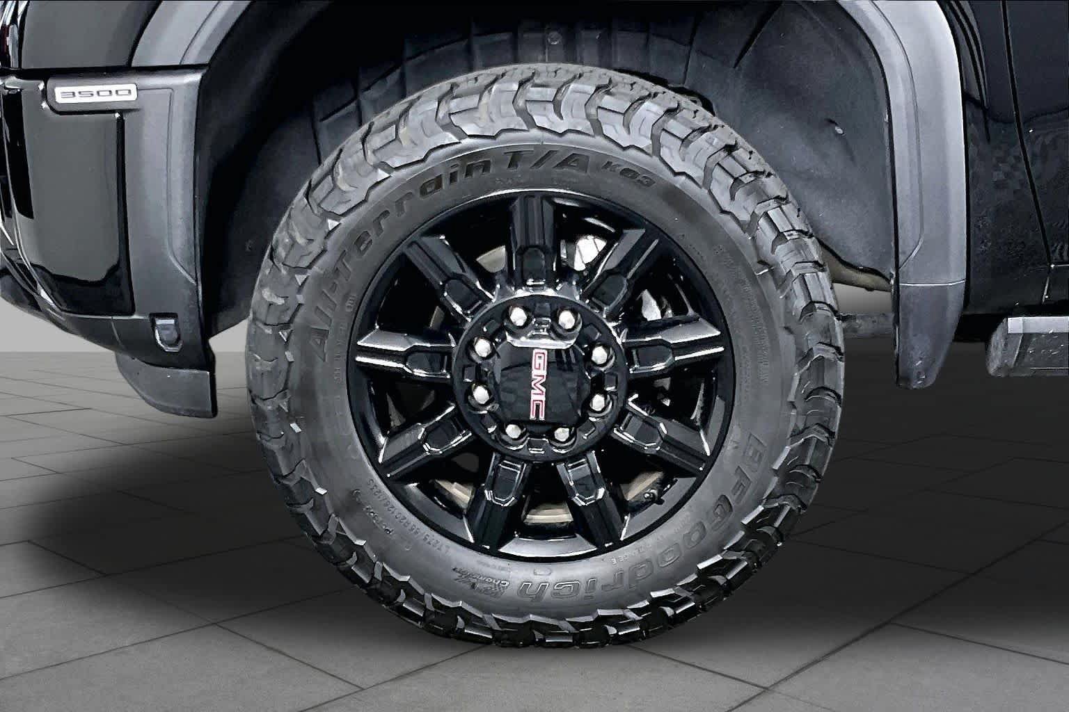 Used 2025 GMC Sierra 3500 AT4 w/ AT4 Premium Plus Package AWD/4WD image 10