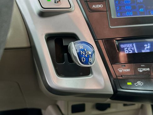 Used 2013 Toyota Prius V Three image 23