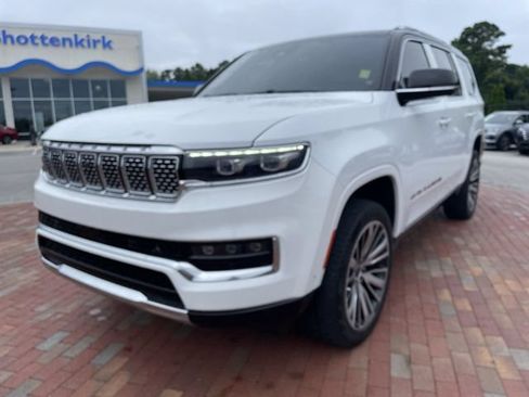 Used 2023 Jeep Grand Wagoneer Series III AWD/4WD image 1