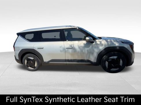 New 2026 Kia EV9 Wind image 10