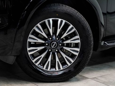 Used 2023 Nissan Armada SL w/ Midnight Edition Package RWD image 3