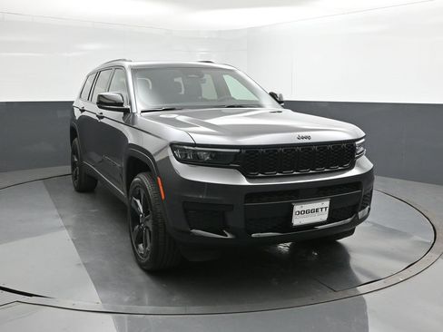 New 2025 Jeep Grand Cherokee L Altitude image 22