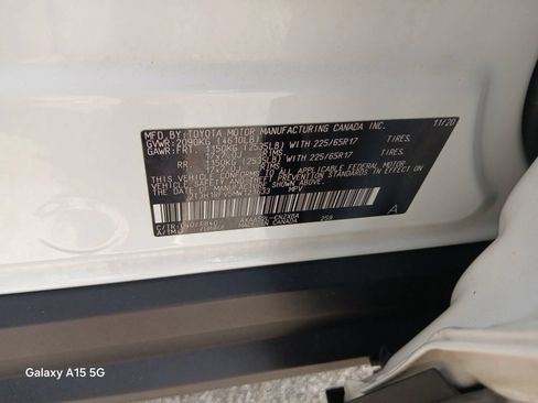 Used 2021 Toyota RAV4 LE FWD image 10