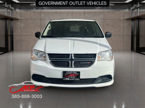 Used 2013 Dodge Grand Caravan SE image 2