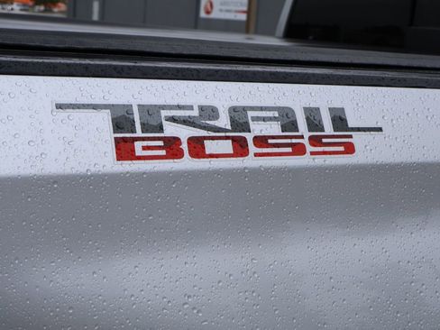 Used 2021 Chevrolet Silverado 1500 LT Trail Boss w/ Convenience Package II AWD/4WD image 10
