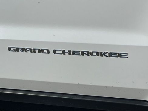 Used 2015 Jeep Grand Cherokee Laredo w/ Quick Order Package 23E image 11