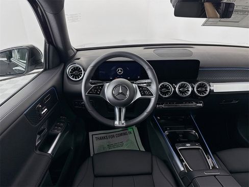 Used 2025 Mercedes-Benz GLB 250 4MATIC image 20