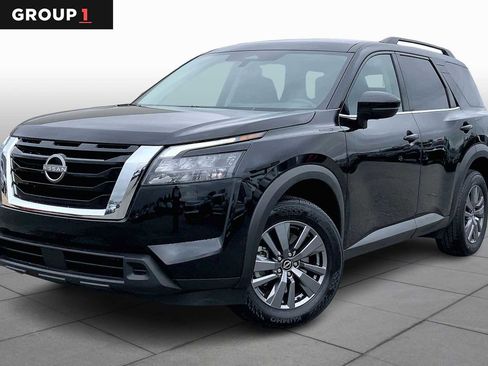 Used 2025 Nissan Pathfinder SV image 1
