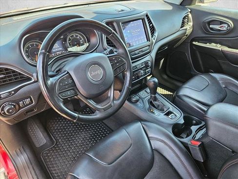 Used 2020 Jeep Cherokee Trailhawk w/ Cold Weather Group AWD/4WD image 12