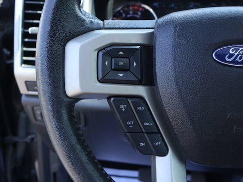 Used 2019 Ford F250 Lariat w/ Lariat Ultimate Package AWD/4WD image 31