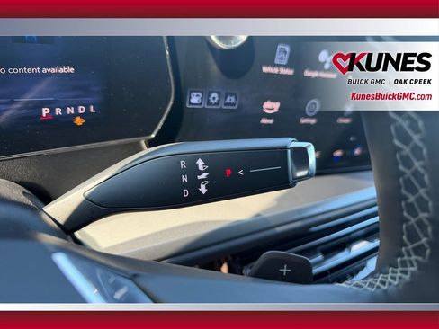 Used 2024 Chevrolet Traverse LT FWD image 21