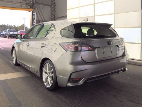 Used 2017 Lexus CT 200h w/ Seat Comfort Package FWD image 2