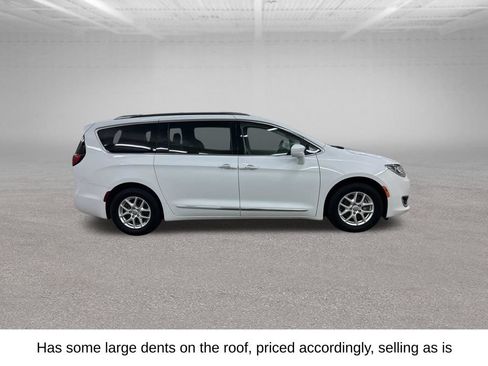 Used 2020 Chrysler Pacifica Touring-L FWD image 15