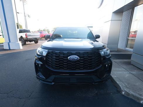 Certified 2025 Ford Explorer ST-Line w/ ST-Line Street Pack AWD/4WD image 2