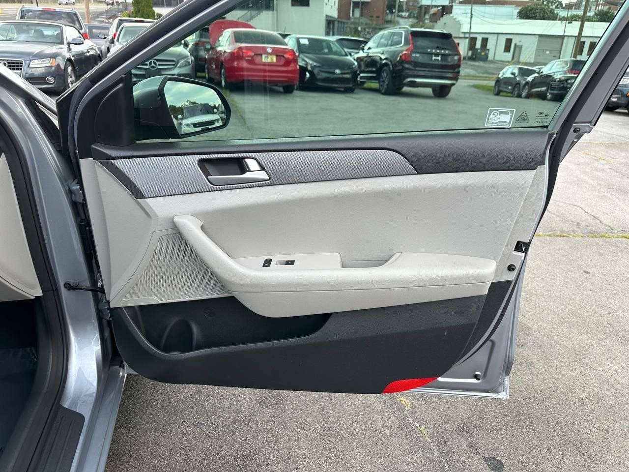 Used 2015 Hyundai Sonata SE FWD image 29