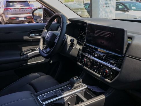 New 2026 Nissan Pathfinder SL FWD image 20
