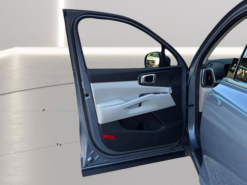 Certified 2025 Kia Sorento S w/ Panoramic Sunroof Package FWD image 11