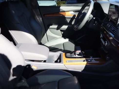 Used 2024 Audi Q5 e Premium Plus image 13