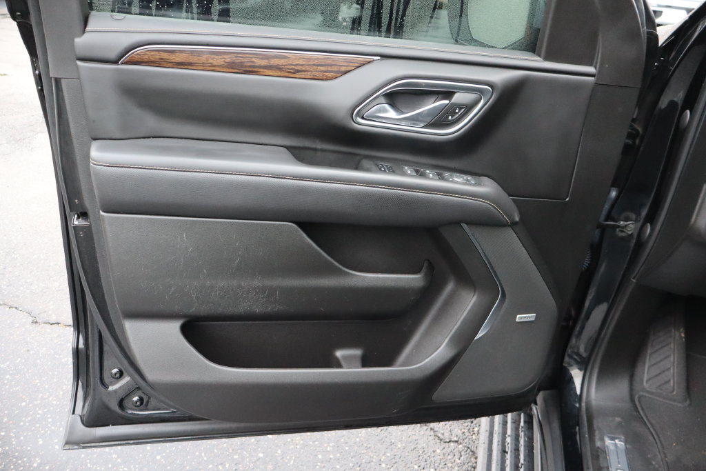 Used 2023 Chevrolet Tahoe Premier AWD/4WD image 4
