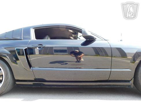 Used 2009 Ford Mustang GT Premium image 30