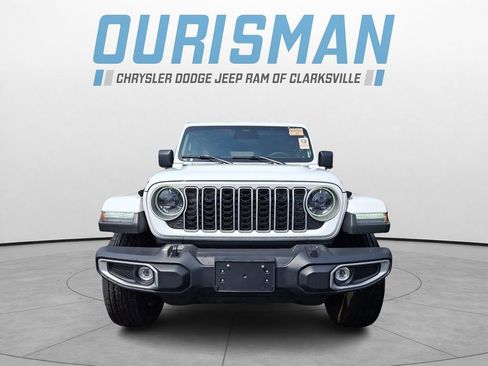 Used 2025 Jeep Wrangler Unlimited Sahara image 2