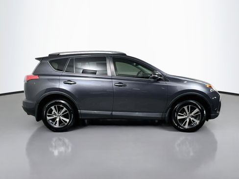 Used 2018 Toyota RAV4 XLE FWD image 3