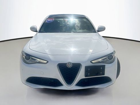 Used 2021 Alfa Romeo Giulia Sprint w/ Sun & Sound Package image 3