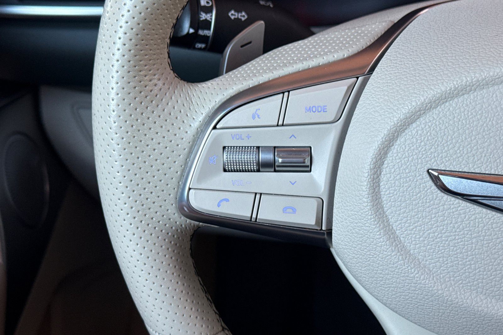 Used 2019 Genesis G70 3.3T Design RWD image 32
