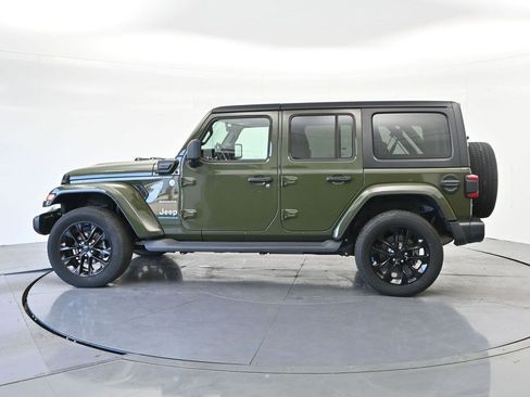Used 2023 Jeep Wrangler Unlimited Sahara w/ Cold Weather Group AWD/4WD image 8