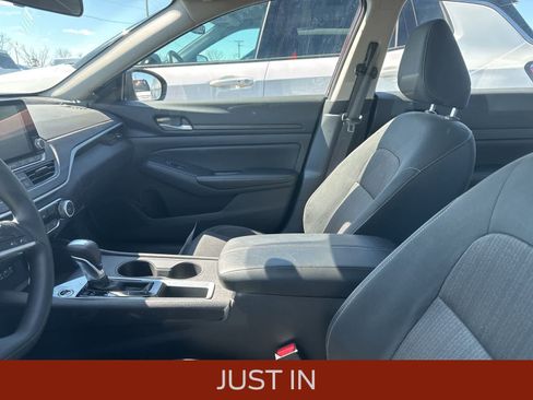 Used 2025 Nissan Altima 2.5 SV image 28