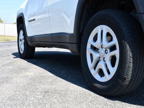 Used 2020 Jeep Compass Sport image 9