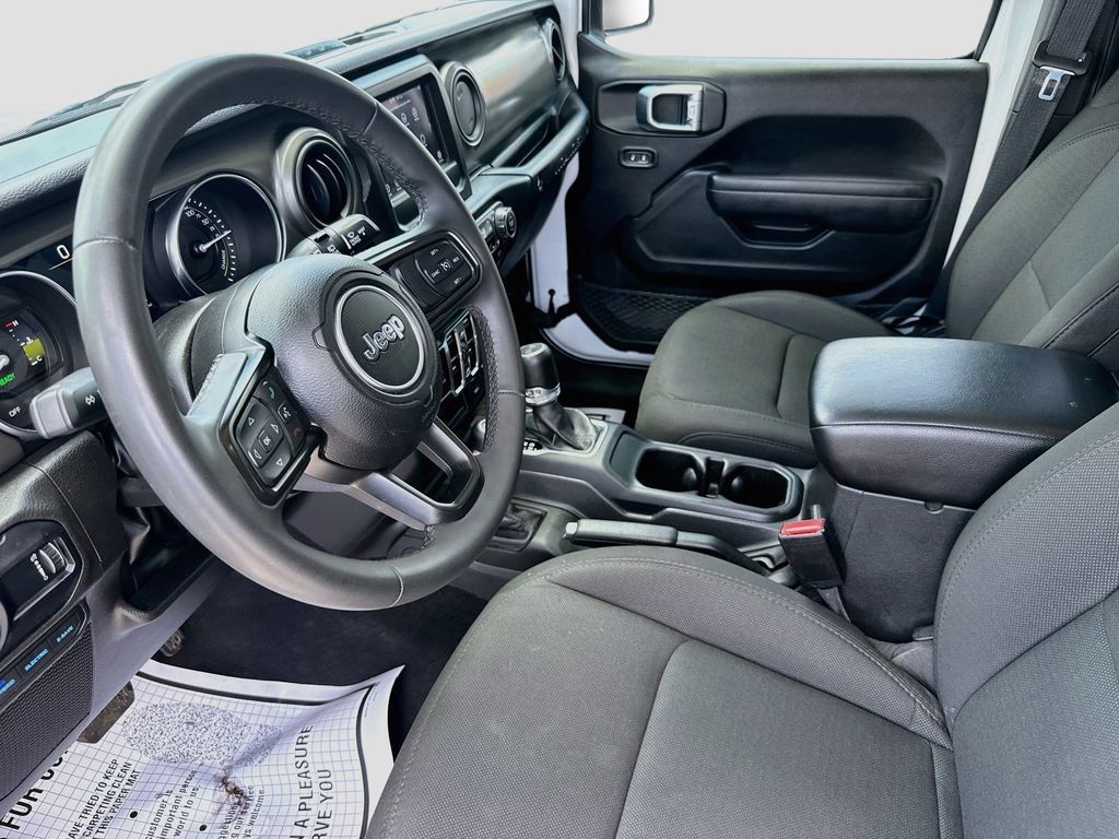 Certified 2023 Jeep Wrangler Unlimited AWD/4WD image 25