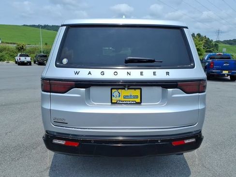 Used 2023 Jeep Wagoneer L Series II w/ Convenience Group I AWD/4WD image 10