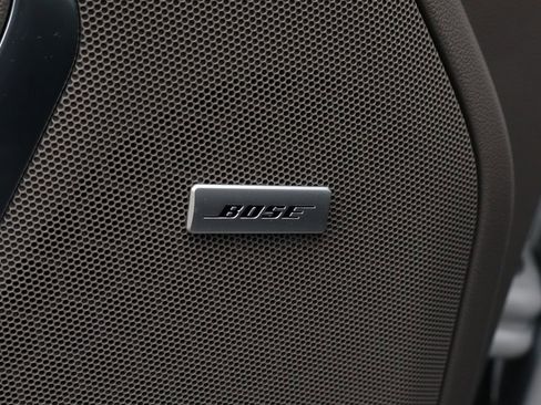 Used 2021 GMC Yukon XL SLT w/ SLT Premium Package image 19