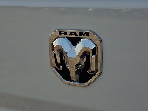 Used 2025 RAM ProMaster 2500 w/ U-Haul Equipment Group FWD image 32