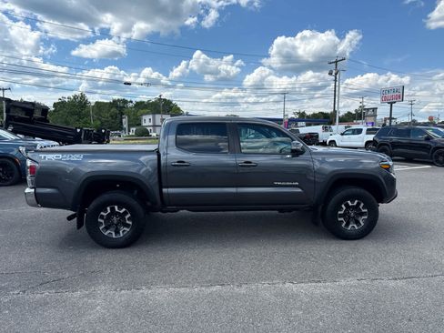 Used 2023 Toyota Tacoma TRD Off-Road AWD/4WD image 6