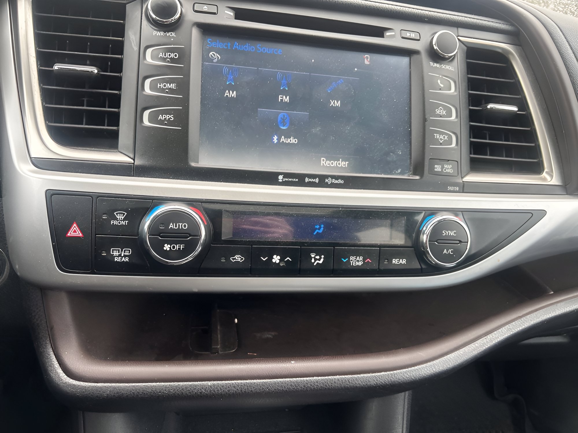 Used 2016 Toyota Highlander XLE AWD/4WD image 27
