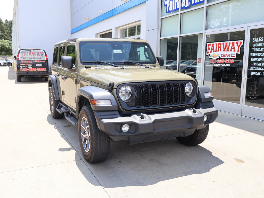 Used 2025 Jeep Wrangler Unlimited Sport AWD/4WD image 2