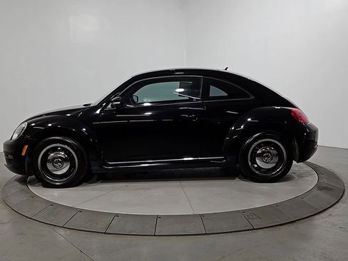 Used 2012 Volkswagen Beetle 2.5 image 2
