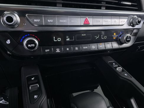 Used 2022 Kia Telluride EX w/ EX Premium Package AWD/4WD image 17