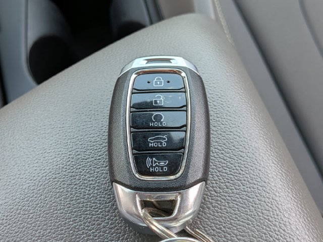 Used 2023 Hyundai Elantra SEL FWD image 30