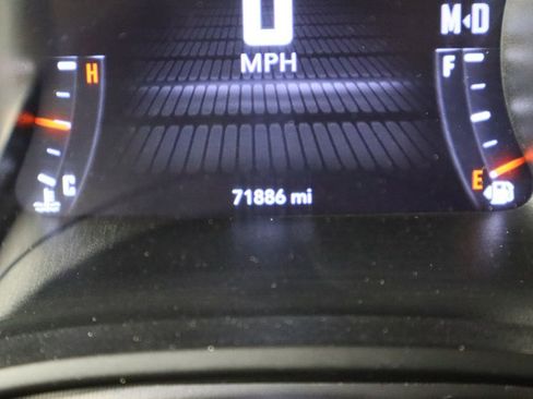 Used 2021 Dodge Challenger SXT w/ Driver Convenience Group image 28